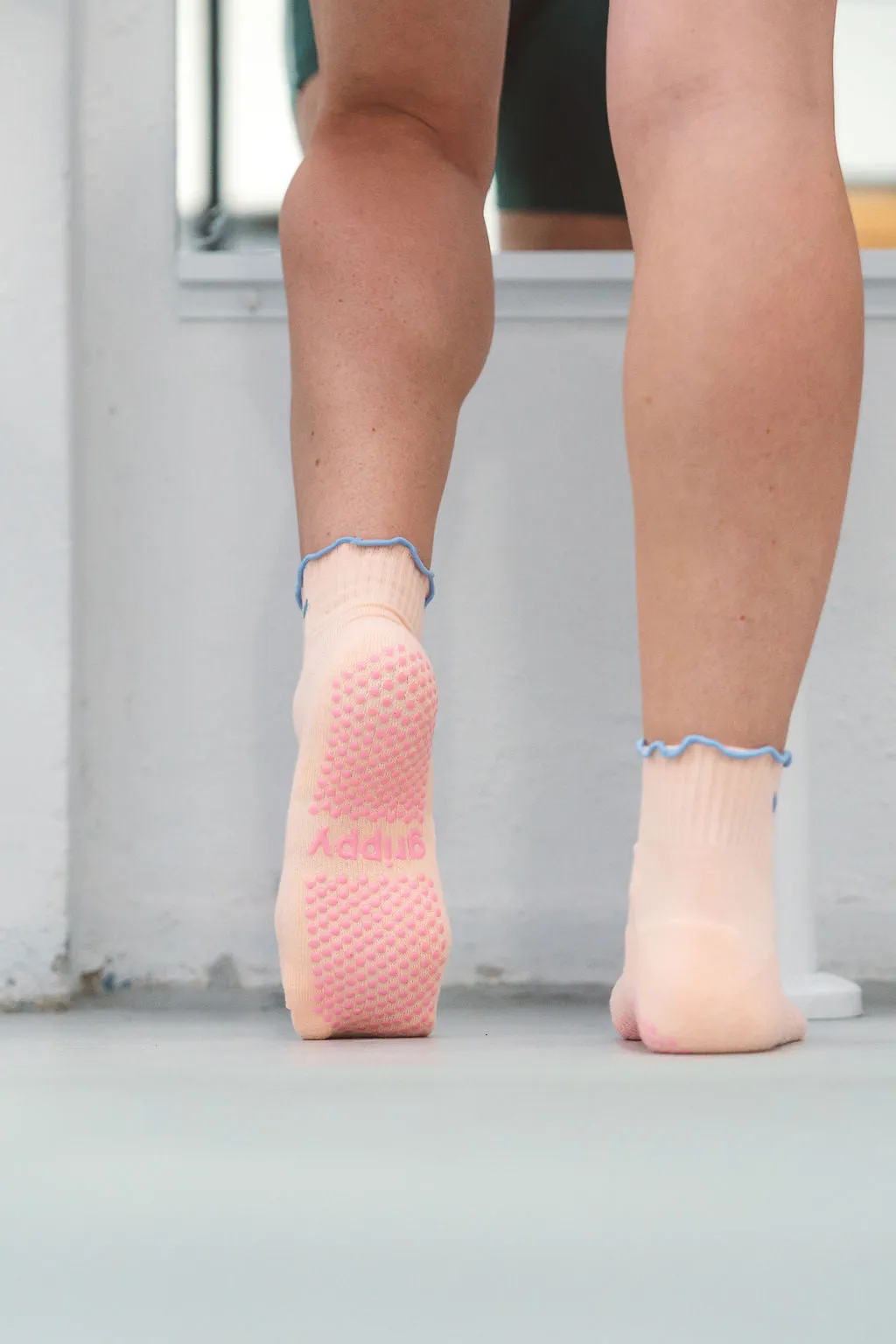 Pastel Ankle Frill Grippy Socks